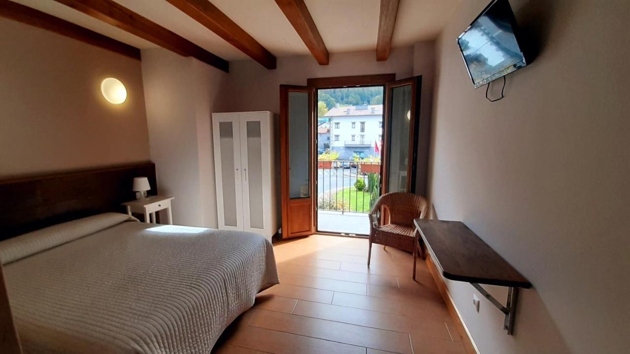 Hostal-Cicloturismo Lopenea Leitza  Exterior photo